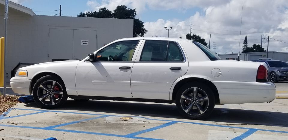 2008 Ford Crown Victoria “White Shadow”