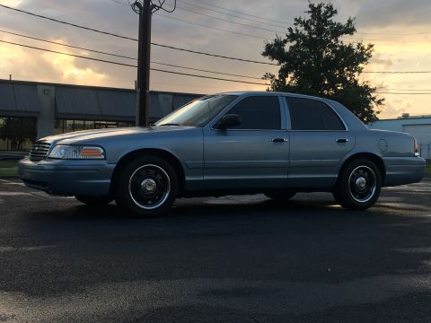 2006 Ford Crown Victoria photo