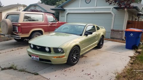 2005 Ford Mustang photo