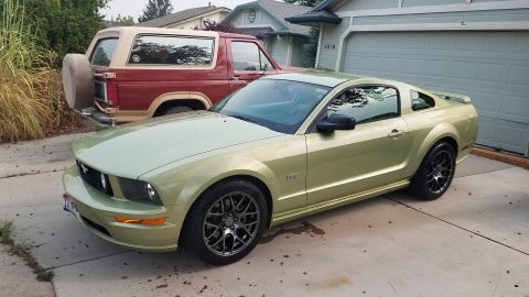 2005 Ford Mustang photo