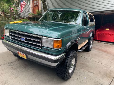 1990 Ford Bronco photo