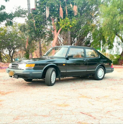 1991 Saab 900 photo