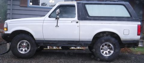 1992 Ford Bronco photo