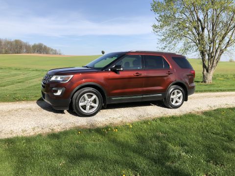2016 Ford Explorer photo