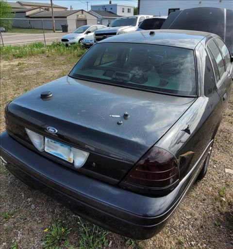 2005 Ford Crown Victoria photo