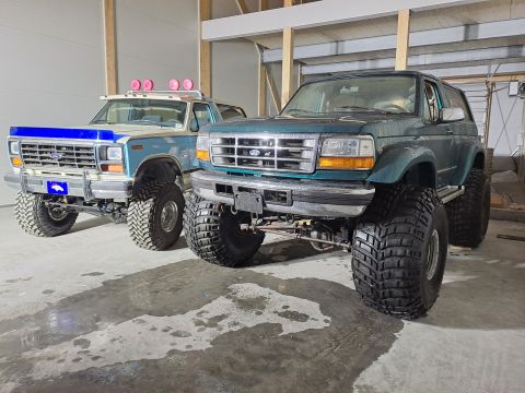 1996 Ford Bronco photo