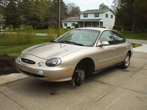 1999 Ford Taurus photo