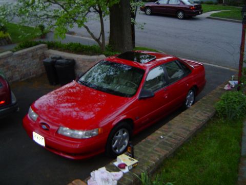 1995 Ford Taurus photo