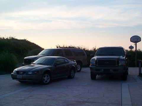 2004 Ford Excursion photo