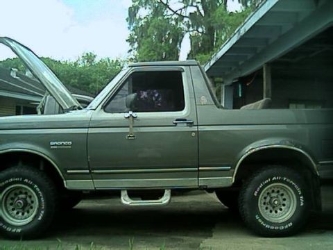 1989 Ford Bronco photo