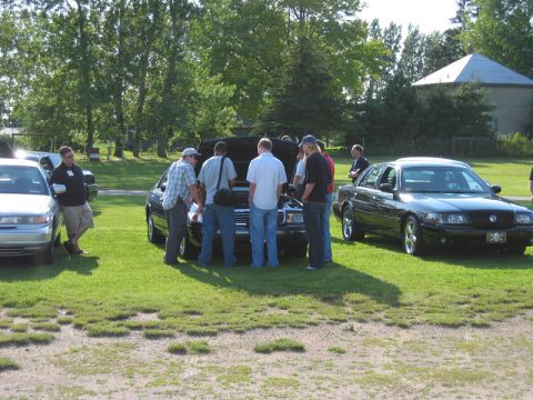 2000 Ford Crown Victoria photo