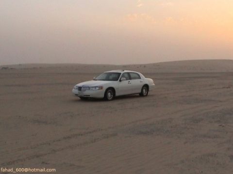 2002 Lincoln Town Car photo
