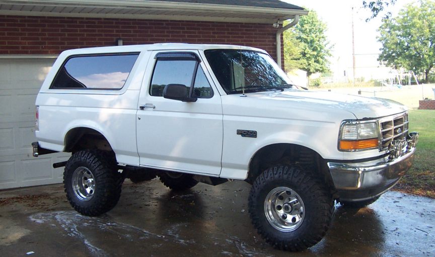 1995 Ford Bronco “Crusty”
