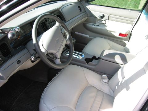 1996 Ford Crown Victoria photo