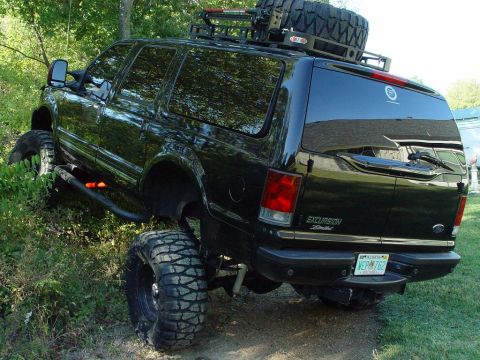 2002 Ford Excursion photo