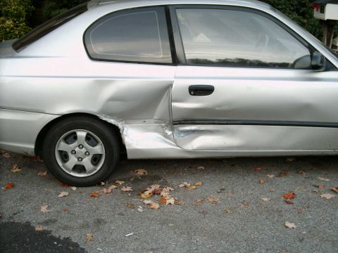 2001 Hyundai Accent photo