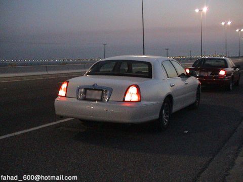 2000 Ford Crown Victoria photo