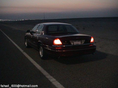2000 Ford Crown Victoria photo
