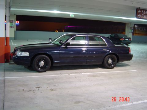 1999 Ford Crown Victoria photo