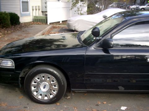 2001 Ford Crown Victoria photo