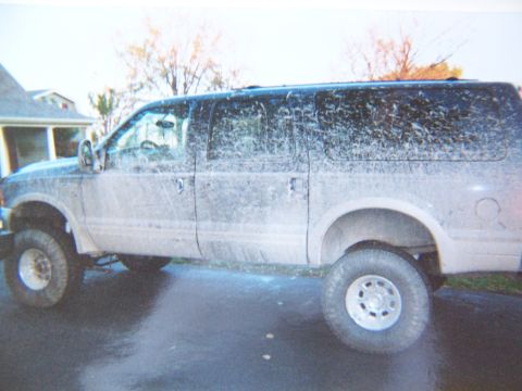 2000 Ford Excursion photo