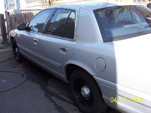 1999 Ford Crown Victoria photo