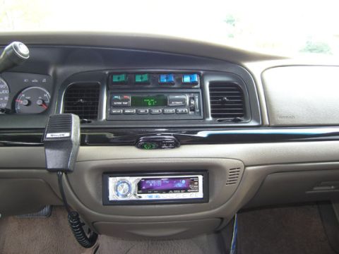 1999 Ford Crown Victoria photo