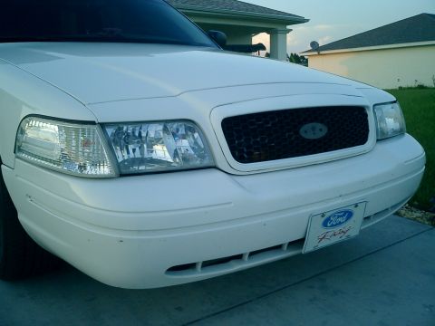 2000 Ford Crown Victoria photo