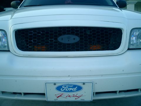 2000 Ford Crown Victoria photo