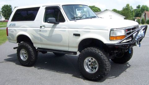 1995 Ford Bronco photo