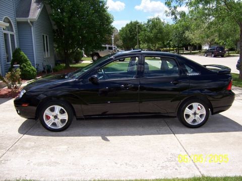 2005 Ford Focus photo