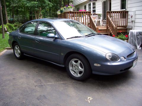1999 Ford Taurus photo