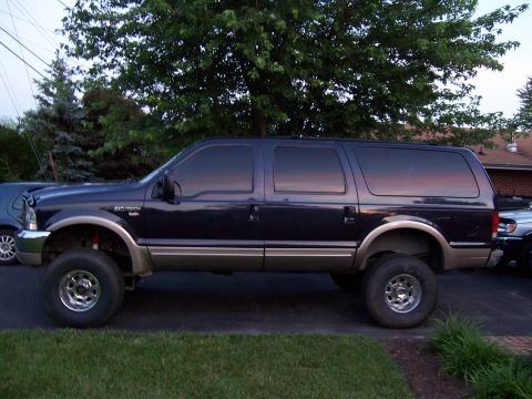 2000 Ford Excursion photo