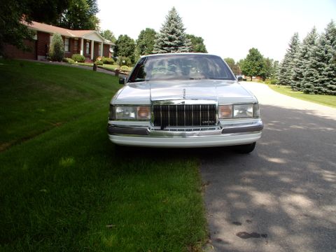 1990 Lincoln Town Car “Mileage Master”