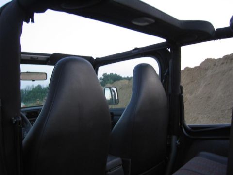 2000 Jeep Wrangler photo