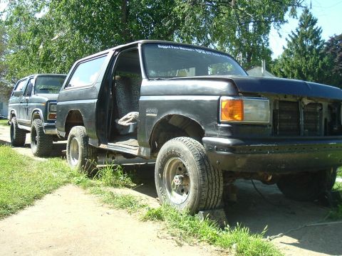 1989 Ford Bronco photo