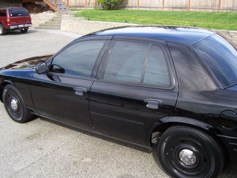 2003 Ford Crown Victoria photo