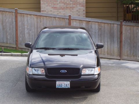 2003 Ford Crown Victoria photo