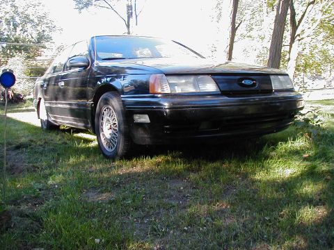 1990 Ford Taurus photo