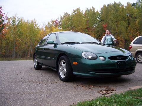1999 Ford Taurus photo