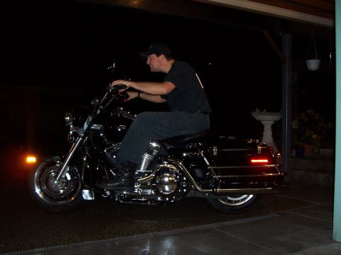 2005 Harley-Davidson FLH photo