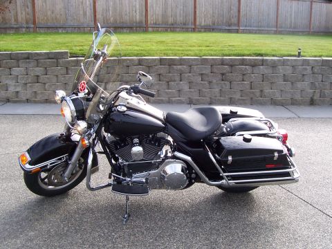 2005 Harley-Davidson FLH photo