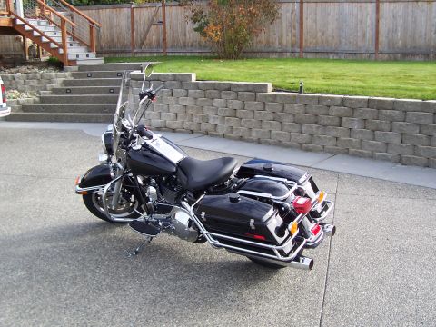 2005 Harley-Davidson FLH photo