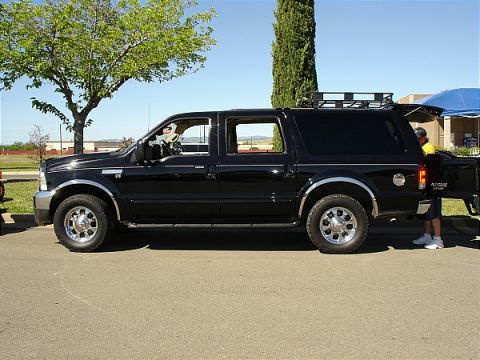 2000 Ford Excursion photo