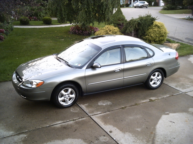 2001 Ford Taurus