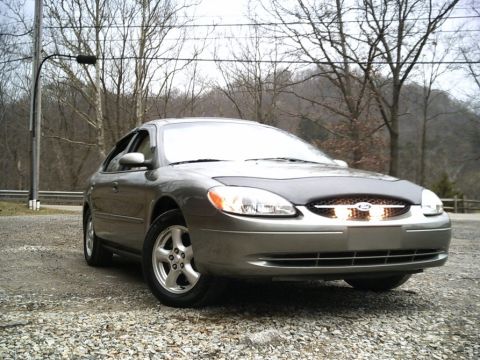 2001 Ford Taurus photo