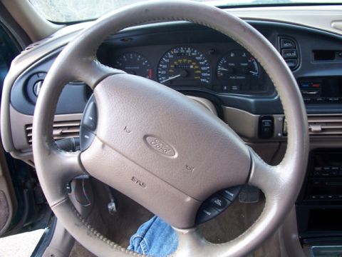 1993 Ford Taurus photo