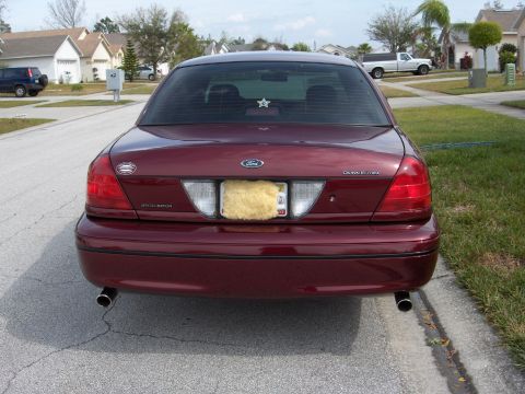 2004 Ford Crown Victoria photo