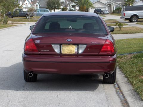 2004 Ford Crown Victoria photo