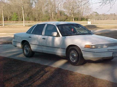 1994 Ford Crown Victoria photo